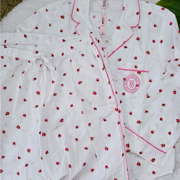 Victoria's Secret White Pajama Set with Pink Accents - Picture 4 of 4